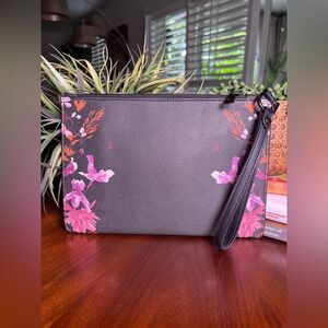 A NEW DAY Black Floral pouch wristlet zipper purse New without tags